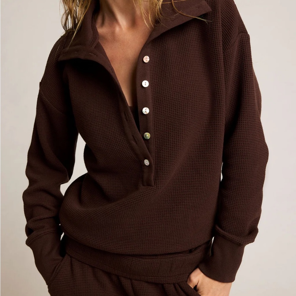 Negative brown waffle pullover size M